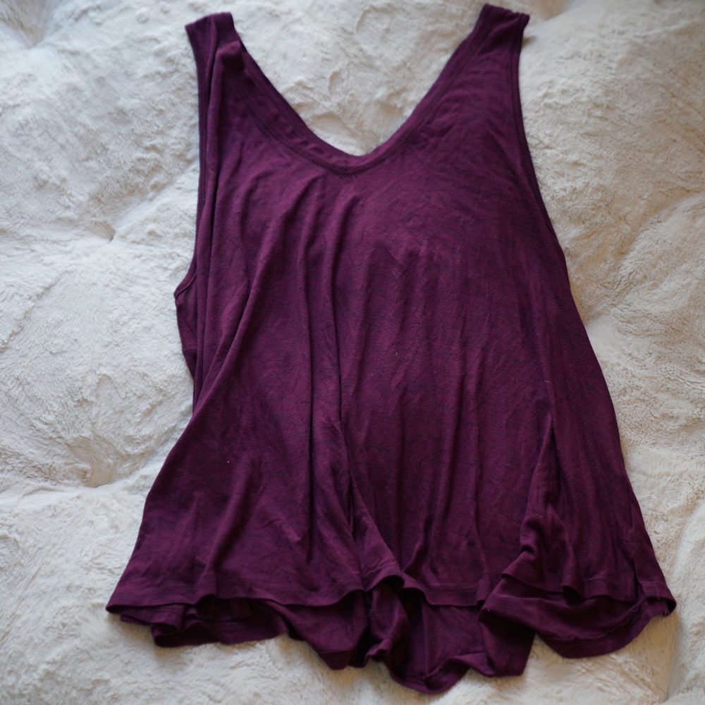LA v neck flowy top
